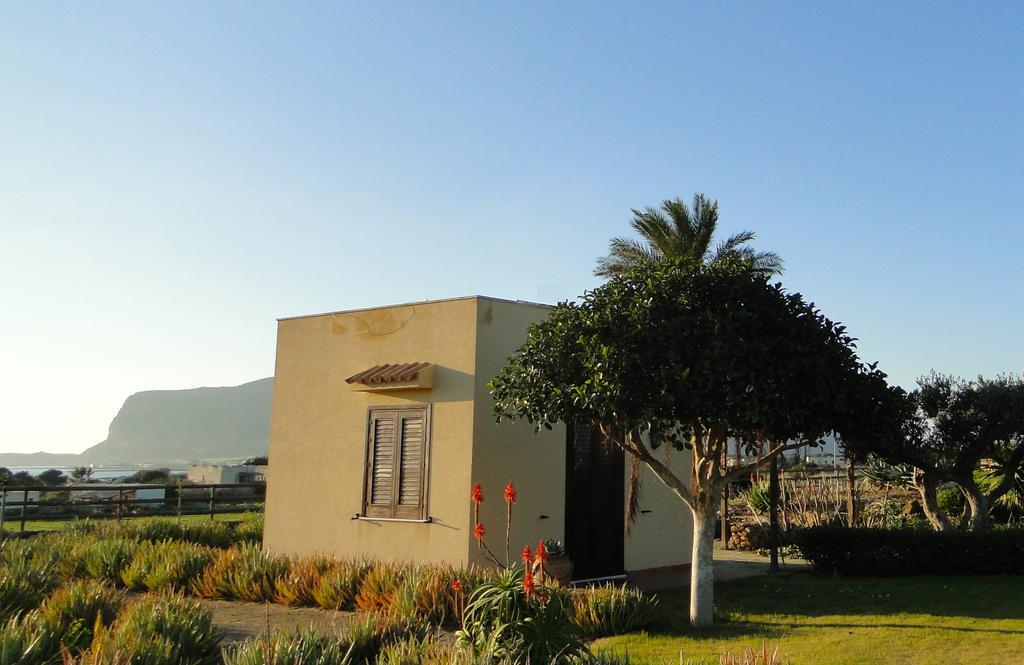 Il Giardino Delle Aloe Guest House Favignana Bagian luar foto