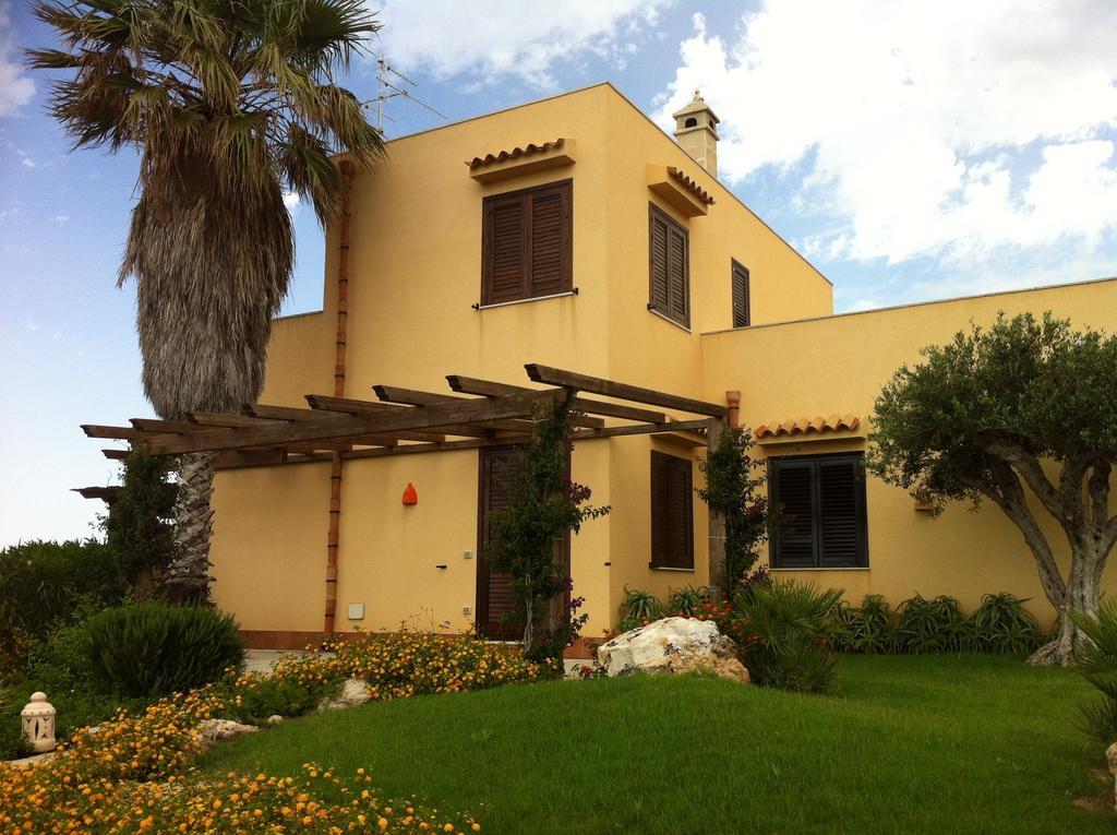 Il Giardino Delle Aloe Guest House Favignana Bagian luar foto